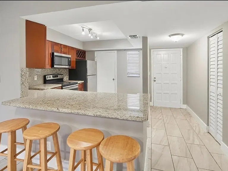 6301 N Falls Circle Dr #111 — Photo 3