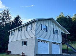 1104 E Dolly Ann Dr, Covington, VA 24426