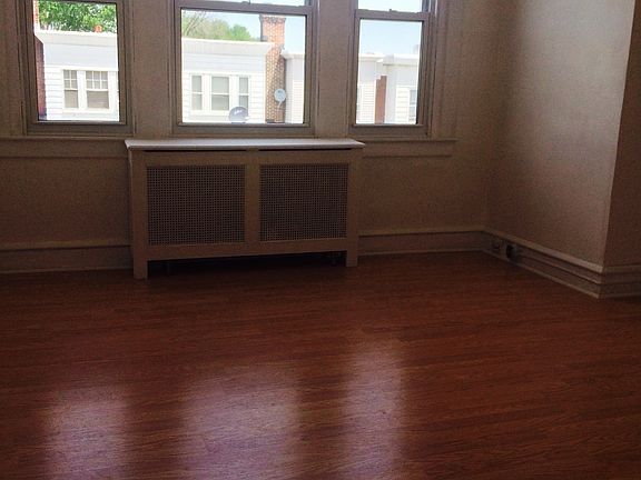 4th image of 1510 Rosalie St