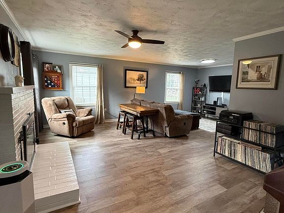 3rd image of 13 Union Ave
