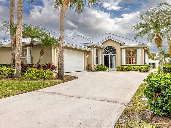 2nd image of 2810 SW Brighton Way