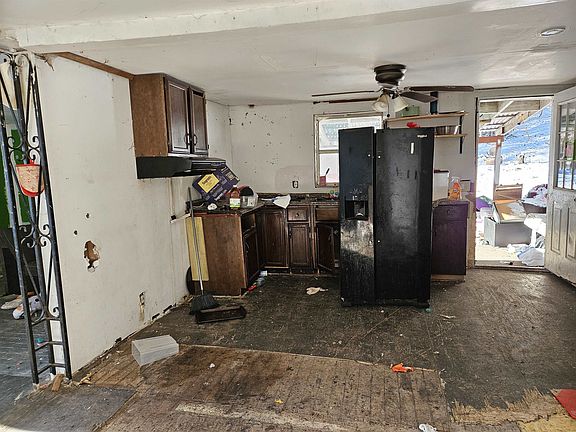4th image of 409 Sullivan Street