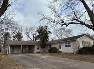 2935 E Stanford St, Springfield, MO 65804