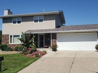 604 6th St NE, Mandan, ND 58554