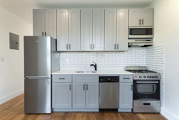 Rented by Bold New York | media 9