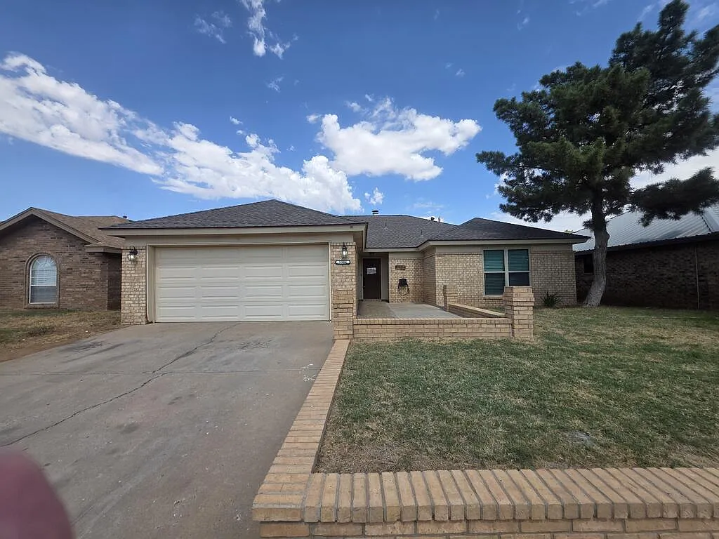 3 bed, 2.0 bath, 1711 sqft, $2,000 — Photo 1
