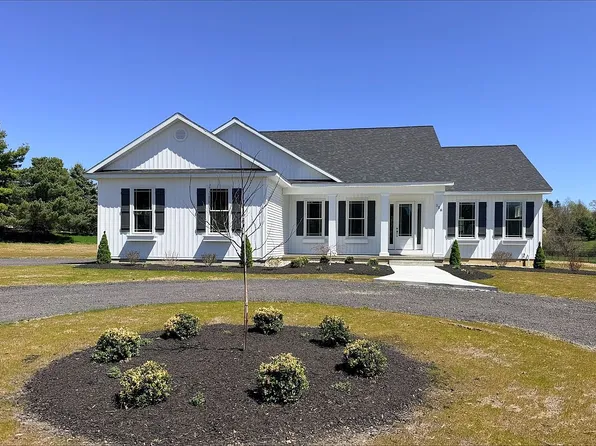 156 Deepkill Rd, Troy, NY 12182