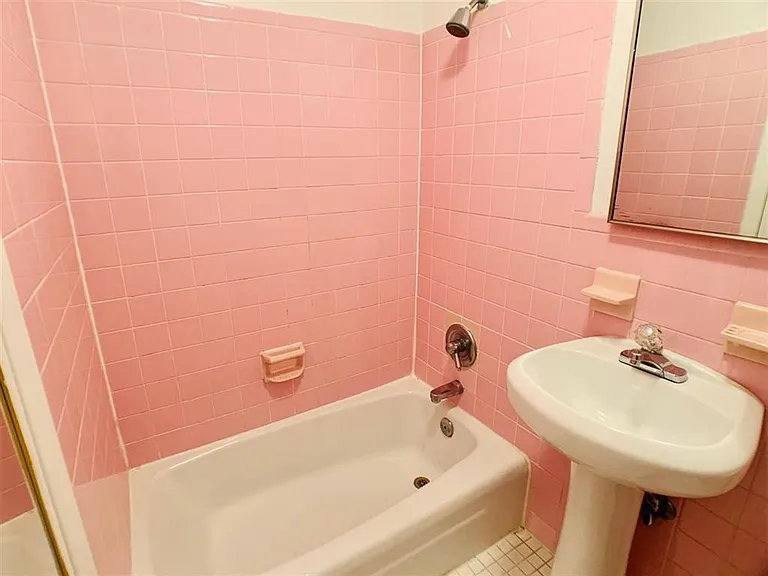 404 Adams St #6 — Photo 11