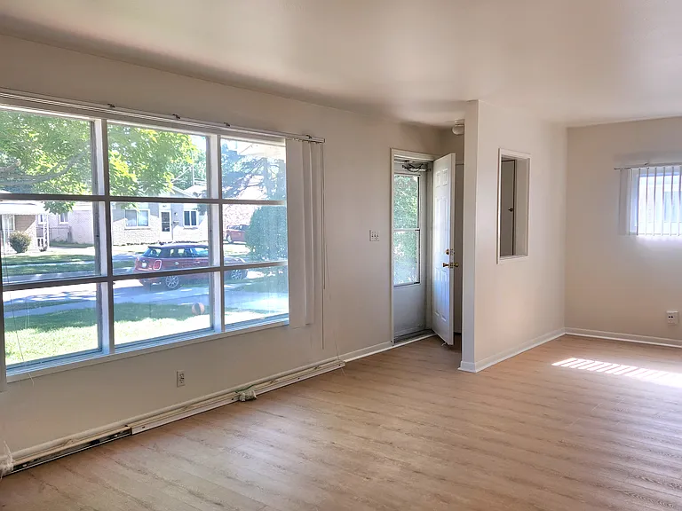 836 E Harwood Ave — Photo 4