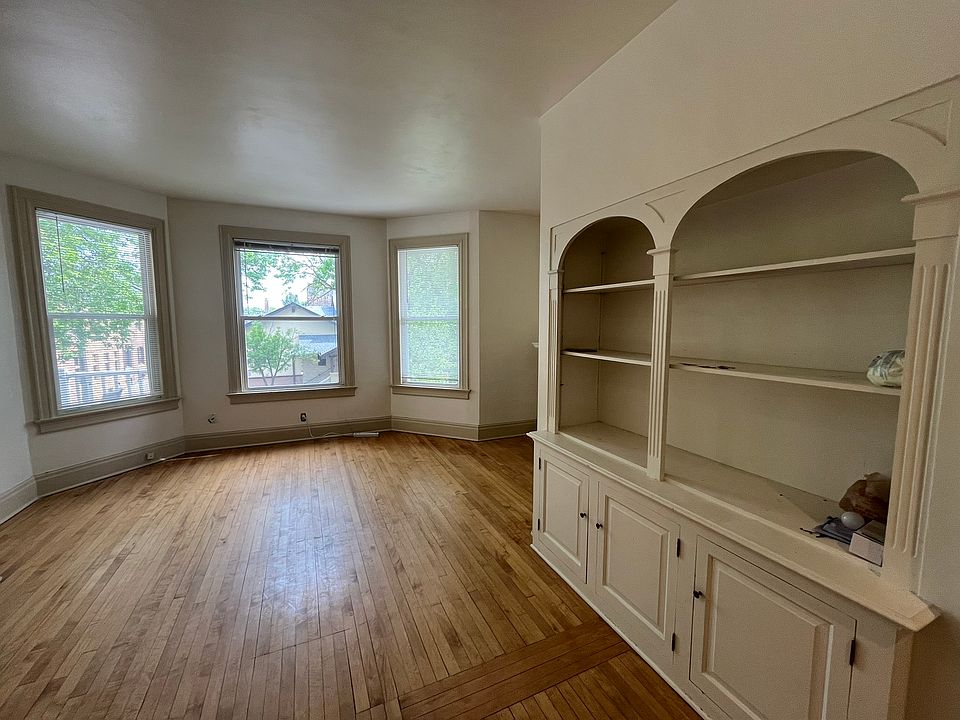 Living Room w/ Hardwood Floors