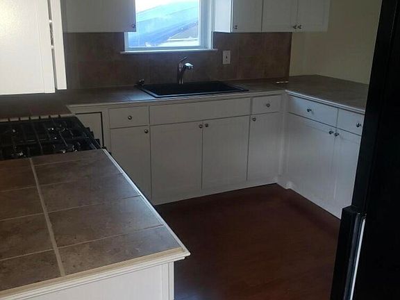 5th image of 37 River Dr