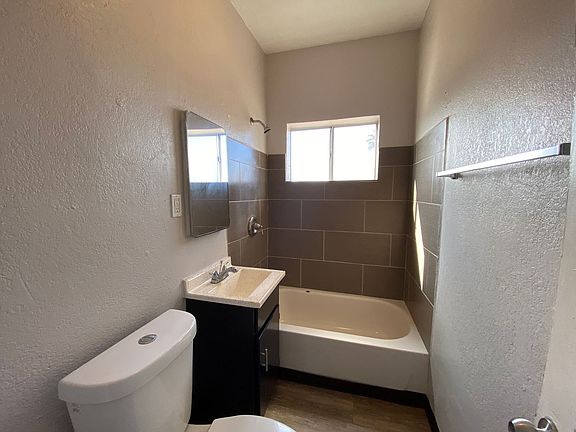 3rd image of 2143 Franklin Ave #6
