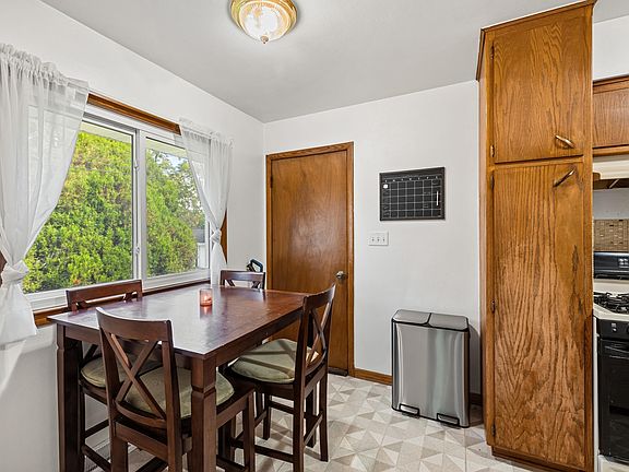 5th image of 221 Spring St