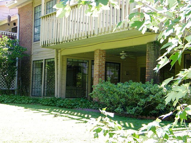 1st image of 817 Augusta Dr
