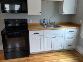 6 Webbs Mills Rd, Casco, ME