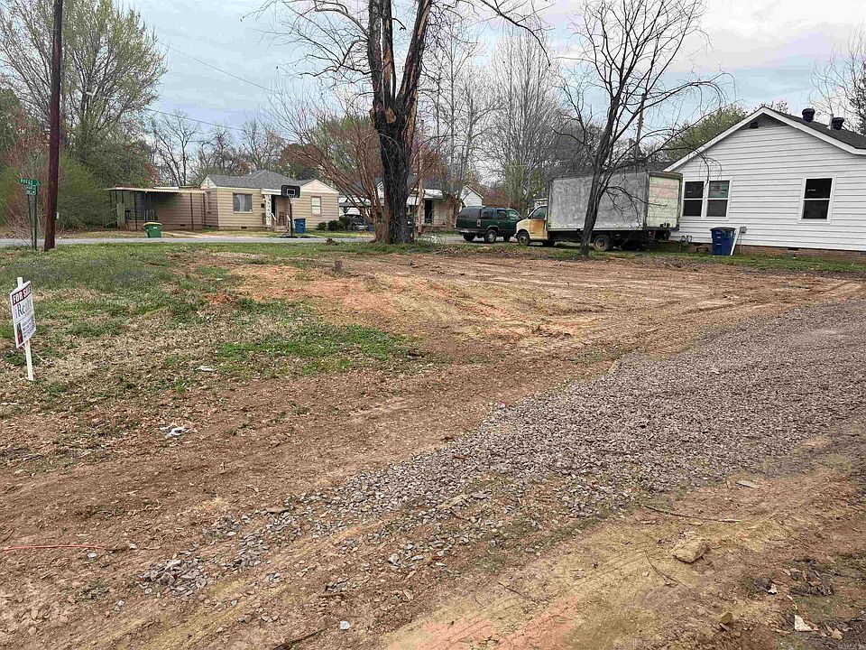 2nd image of 610 Protho St