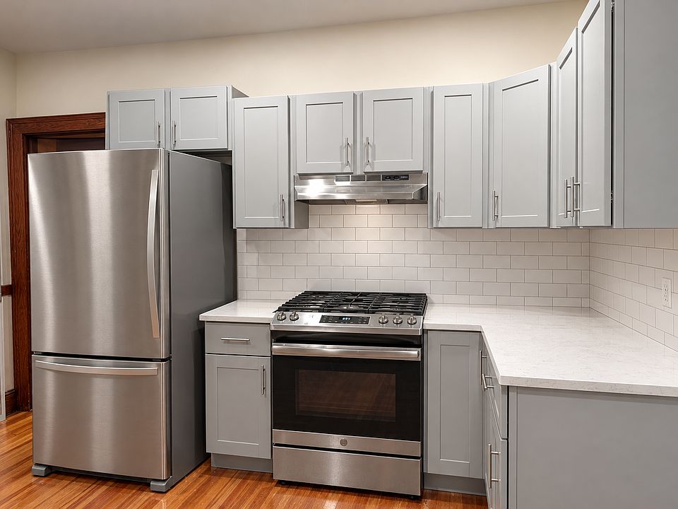 1st image of 16 Lyons St #1