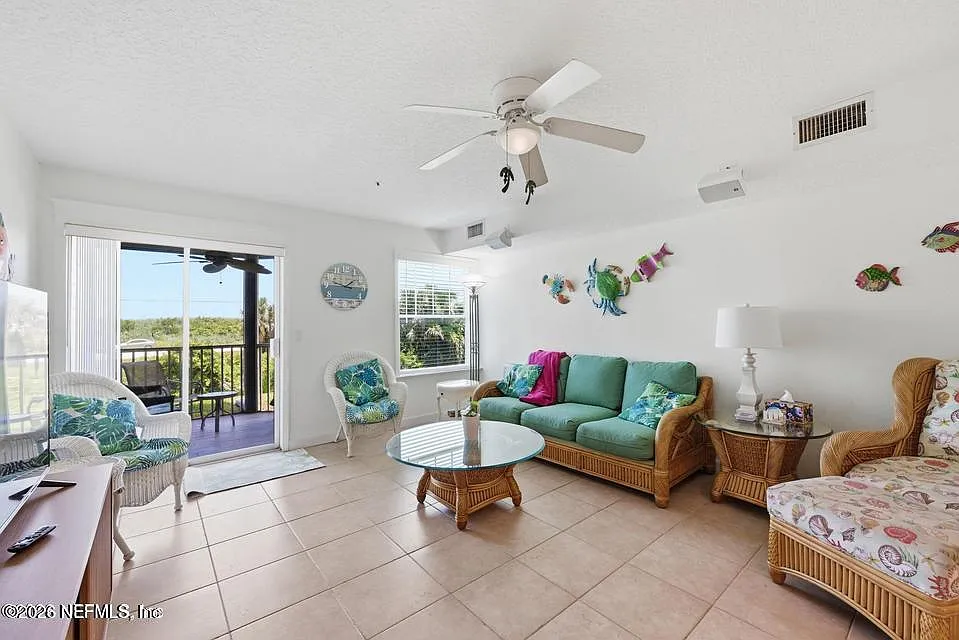 110 Ocean Hollow Ln — Photo 3