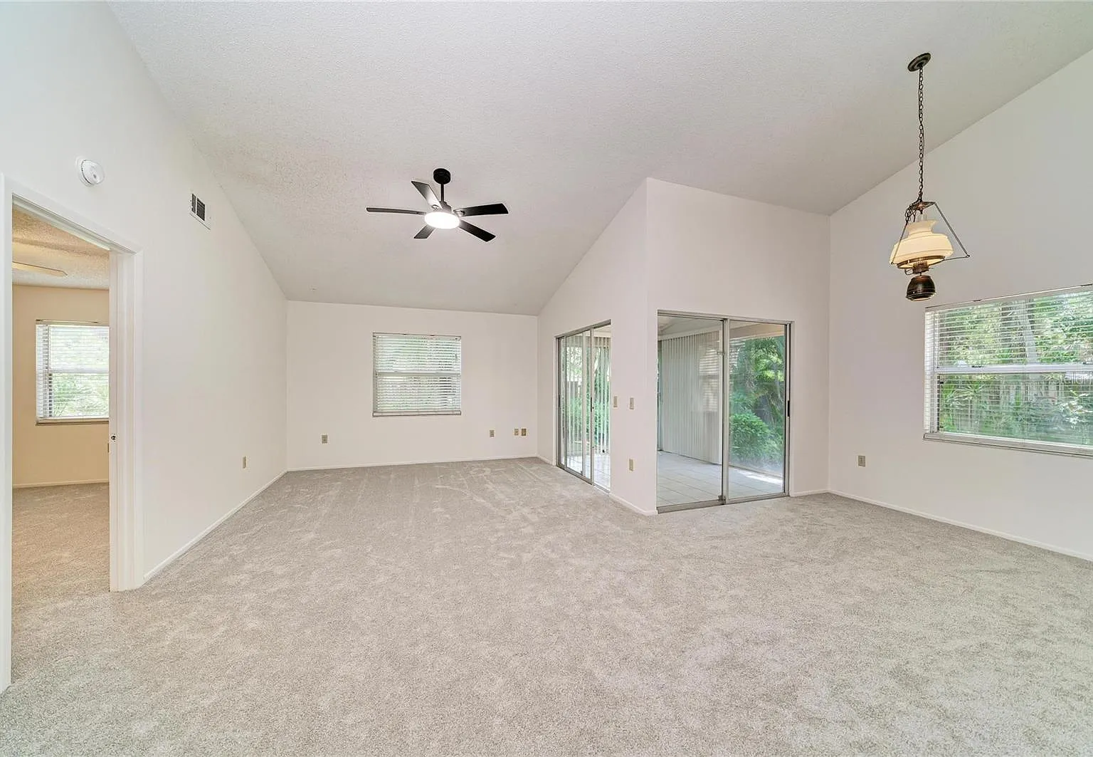 2 bed, 2.0 bath, 1197 sqft, $1,850 — Photo 4