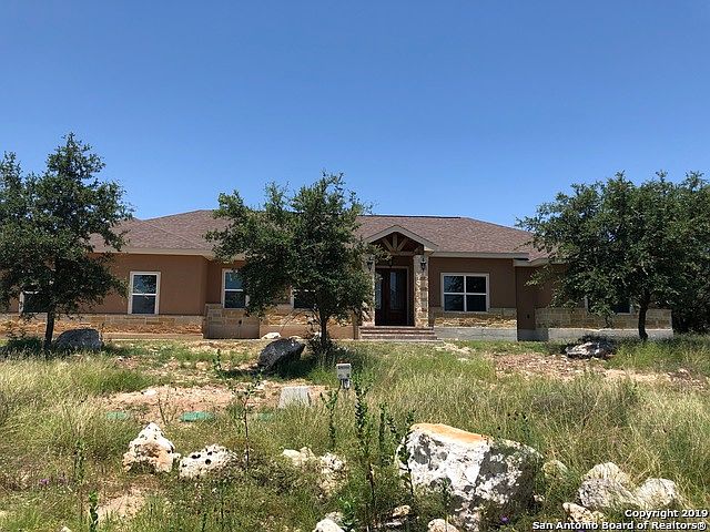1st image of 302 Red Oak Dr