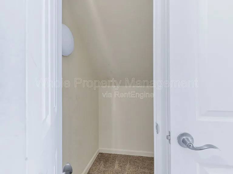 1577 Chase St — Photo 19