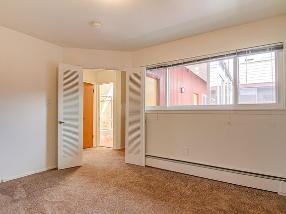 4th image of 10 Lupine Ave APT 24