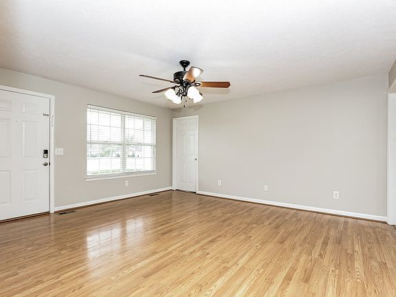 5th image of 1990 Gateland Dr