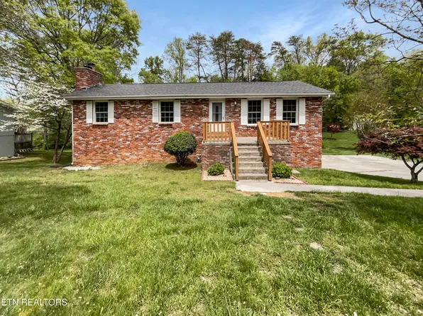 170 Cumberland View Dr, Oak Ridge, TN 37830