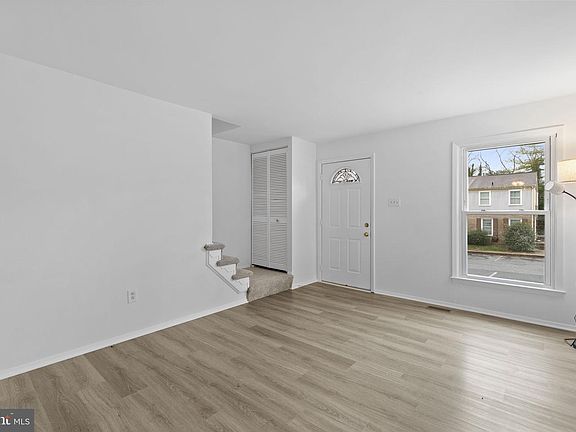 4th image of 26 Coatsbridge Ct #18H