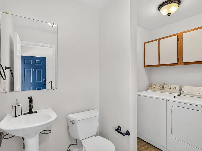 7143 SW Sagert St #104 — Photo 4