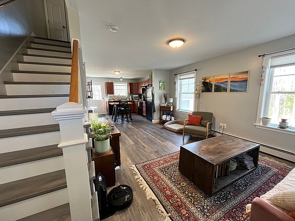 4th image of 258 Oak Hill Rd #2