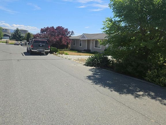 4th image of 604 Bramble Ave