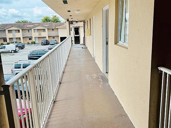 4th image of 3011 W 76th St #A-211