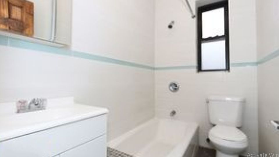 2nd image of 2049 E 17th St APT C3