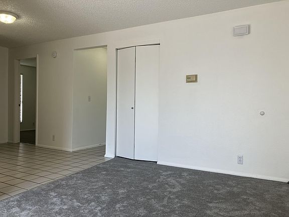 4th image of 1030 E Quail Vista Ct #1