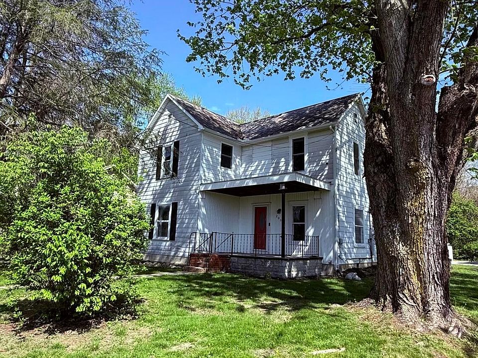 2nd image of 200 W Main St
