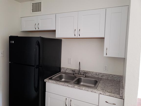 5th image of 6802 W Glendale Ave Unit 07