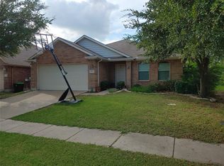 1317 Mockingbird Dr, Aubrey, TX 76227
