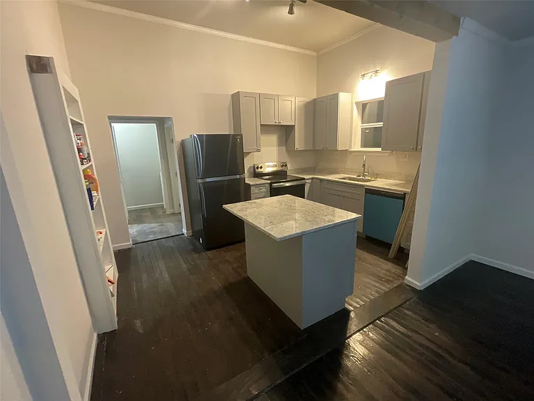 104 S Broad St — Photo 10