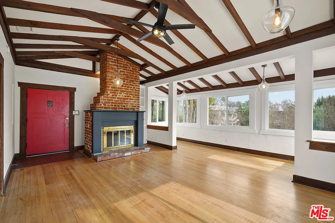 2 bed, 2.0 bath, 1000 sqft, $3,700 — Photo 2