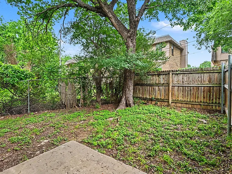 2101 Mistletoe Ave — Photo 22