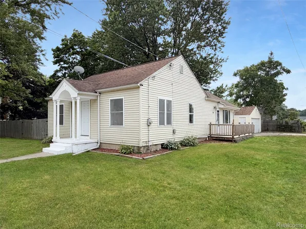 1380 Audrey St, Burton, MI 48509