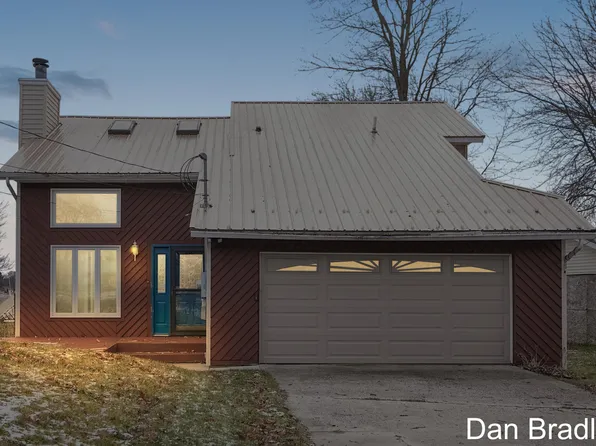 229 Ivason Dr, Stanton, MI 48888