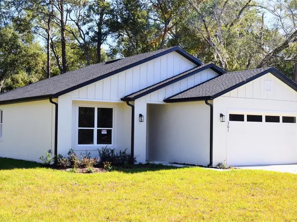 301 4th St, Geneva, FL 32732