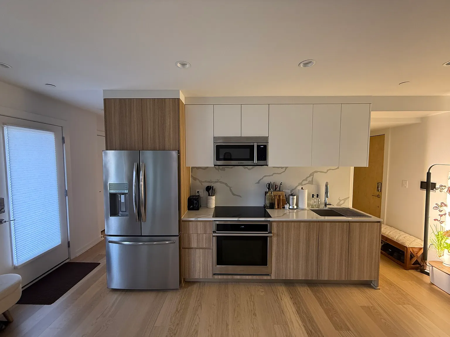 2 bed, 840 sqft, $3,990 — Photo 2