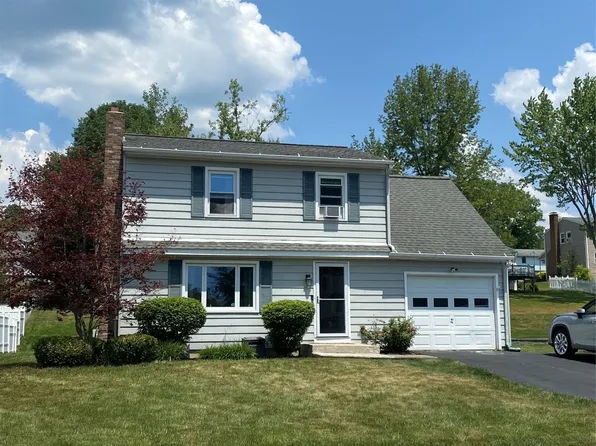 2025 Kim Dr, Endicott, NY 13760