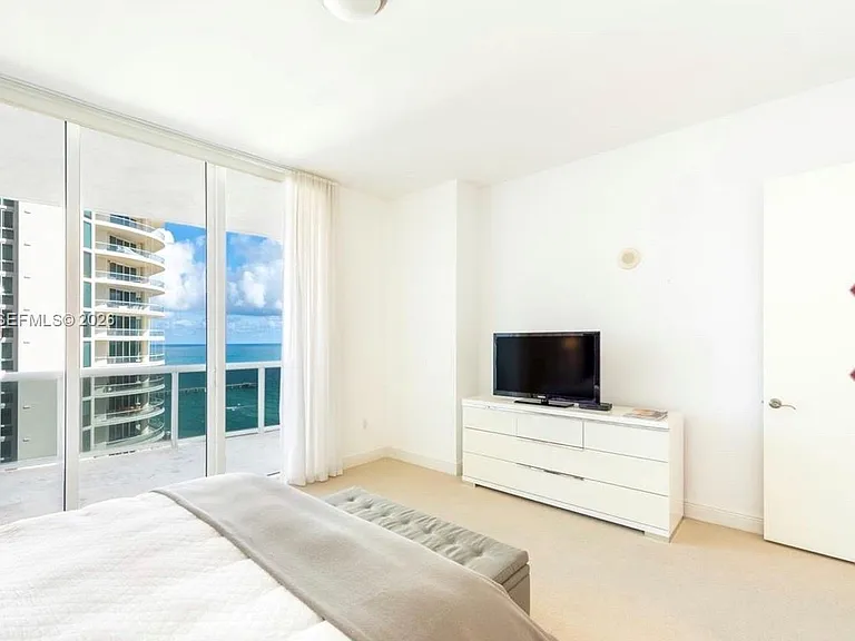 16001 Collins Ave #2102 — Photo 15