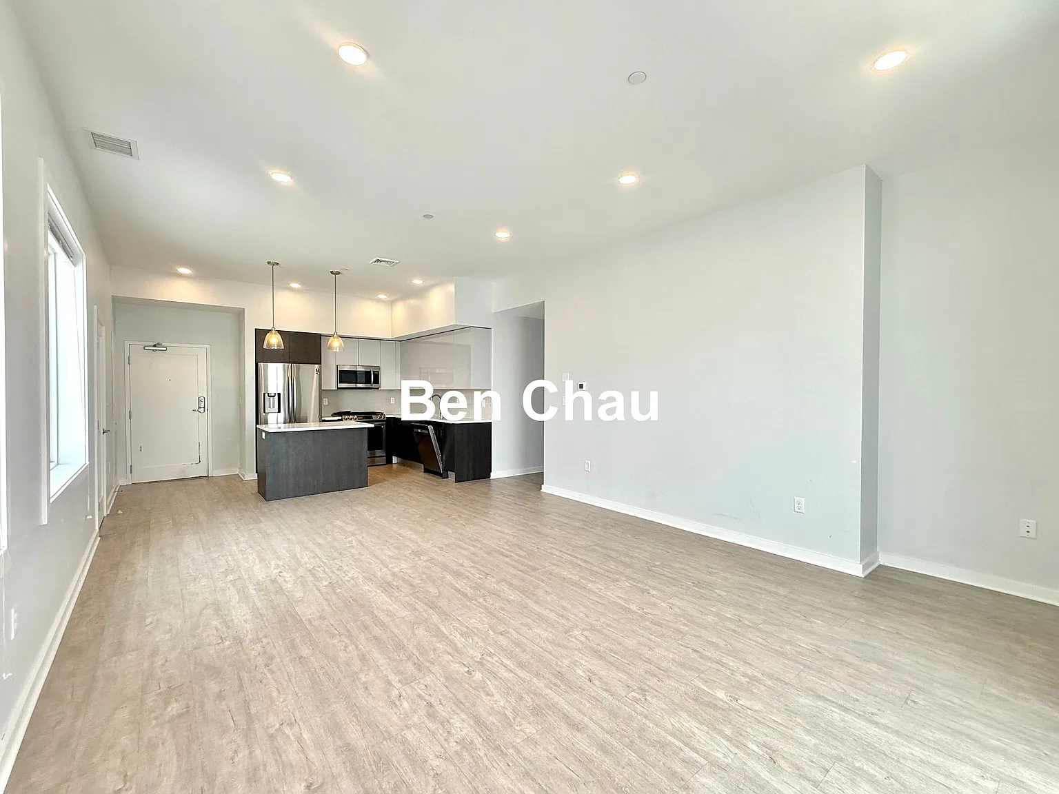 2 bed, 1072 sqft, $4,300 — Photo 1