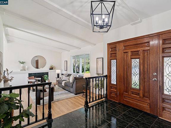 5th image of 36 Playa Ct