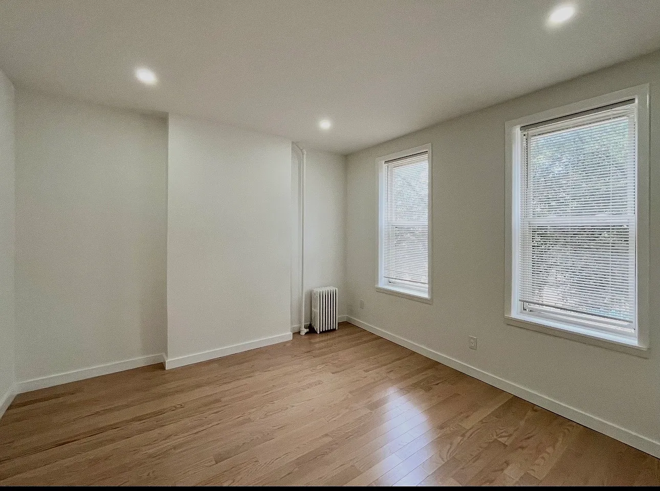 Catalpa Ave, Ridgewood — Photo 4